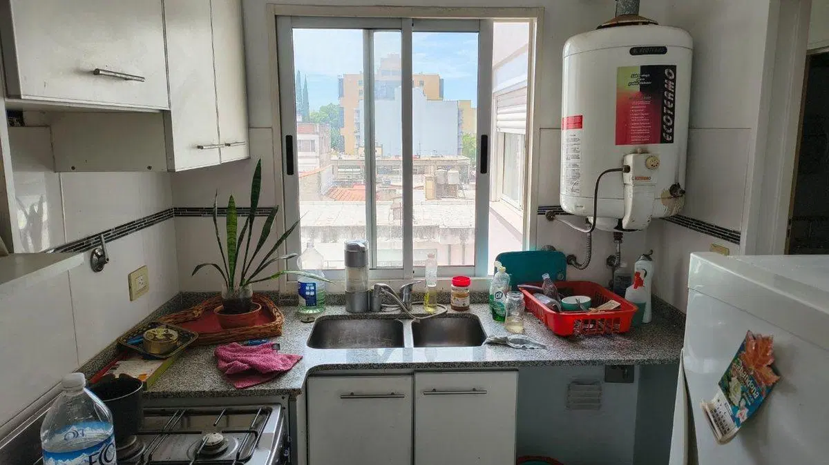 VENTA DEPARTAMENTO 3 AMBIENTES C/BALCON - CASEROS 8