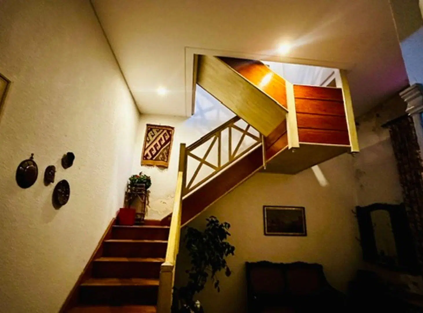 VENTA CASA 5 AMBIENTES C/PATIO - MONTE CASTRO 4