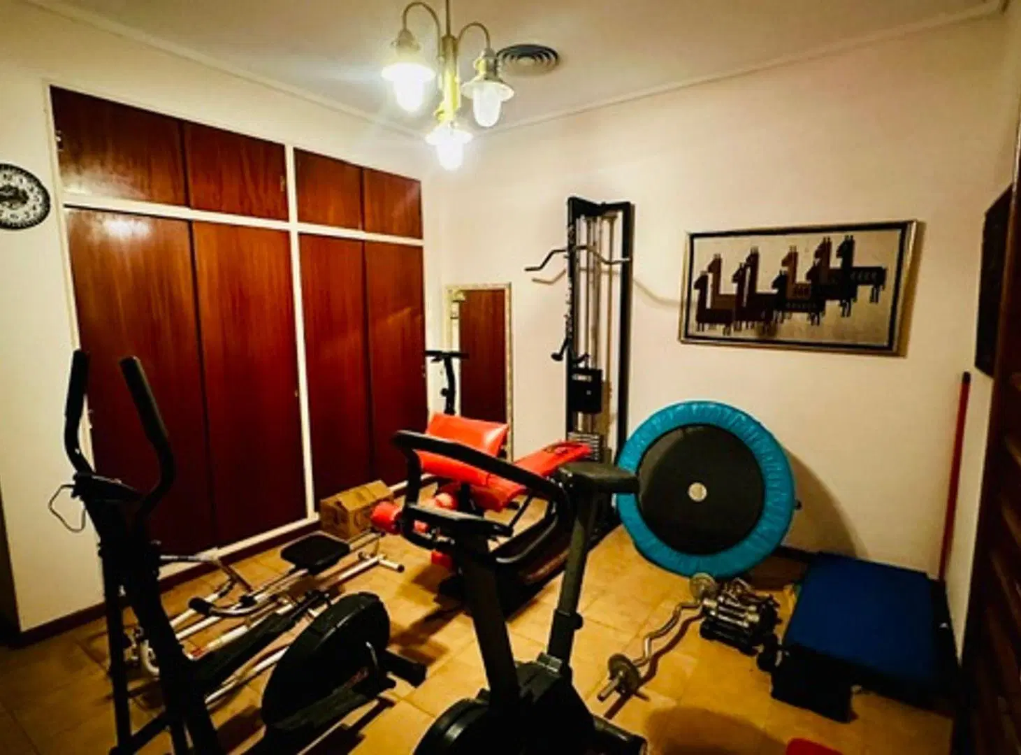 VENTA CASA 5 AMBIENTES C/PATIO - MONTE CASTRO 5
