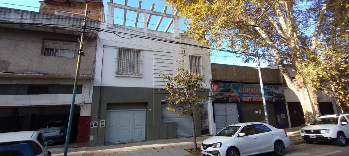 VENTA EN BLOCK DEPÓSITO/LOCAL Y DPTO 4 AMBIENTES