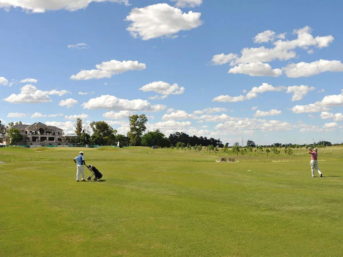 LOTE EN COUNTRY LA PROVIDENCIA CANNING SECTOR GOLF 5