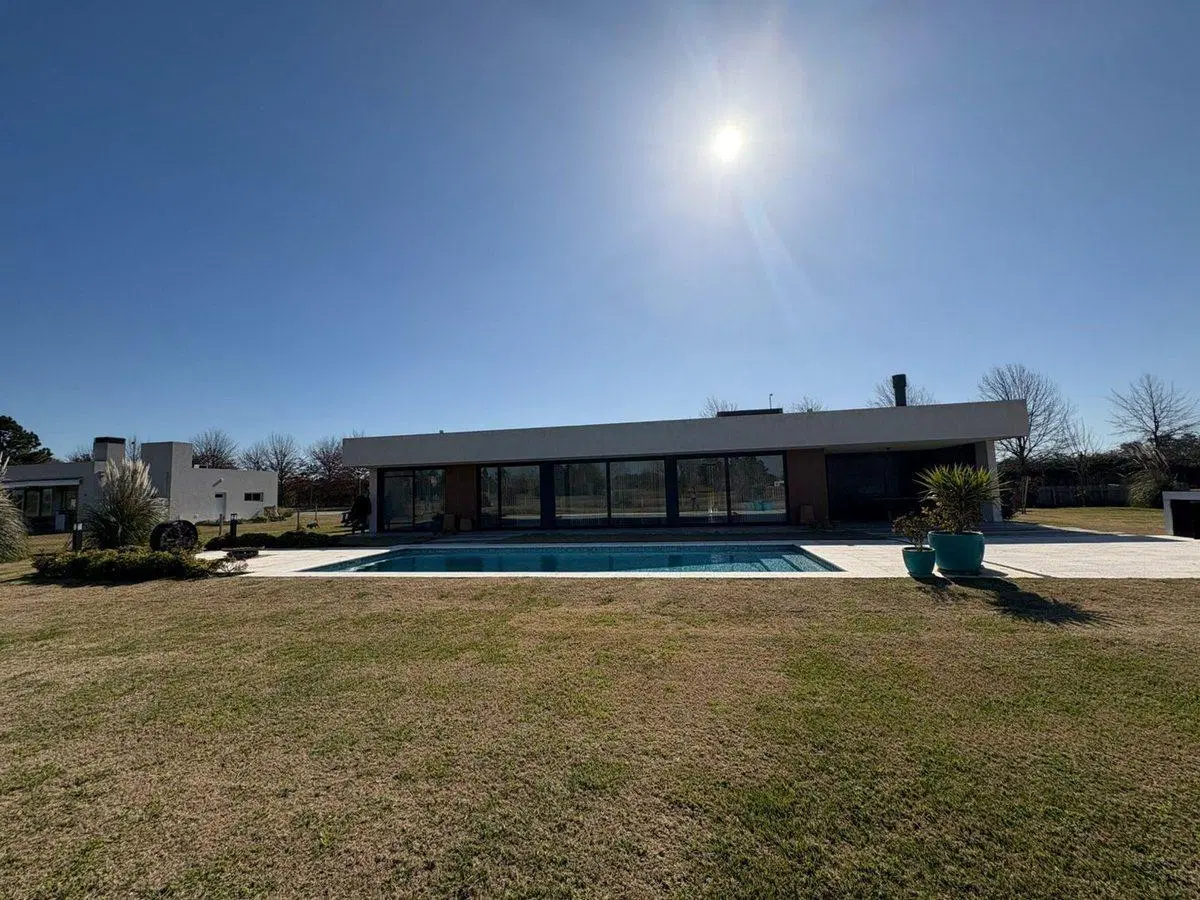 Casa En Venta La Primavera De Lujan Club De Campo 5