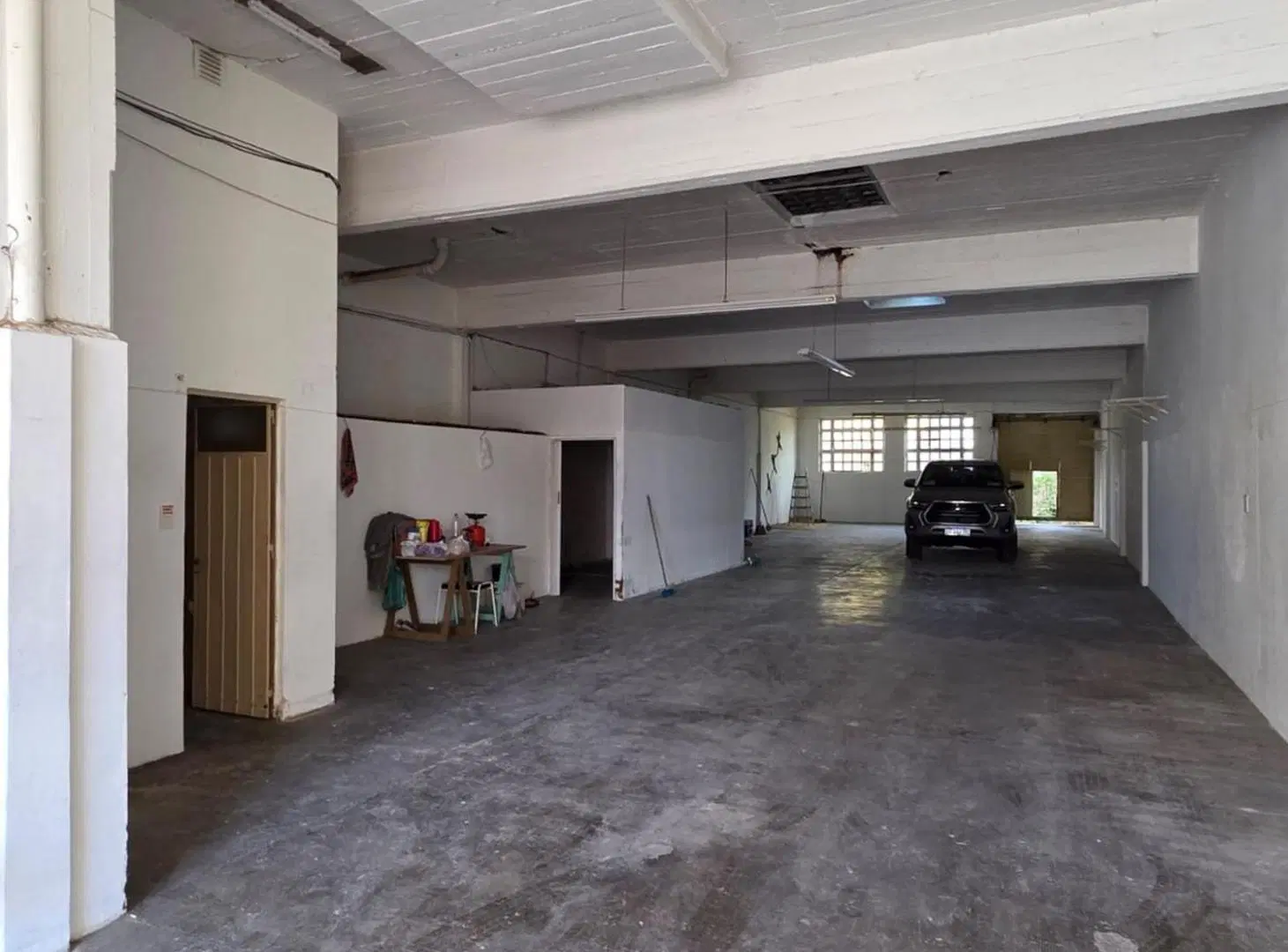 ALQUILER IMPORTANTE DEPOSITO - LINIERS 5