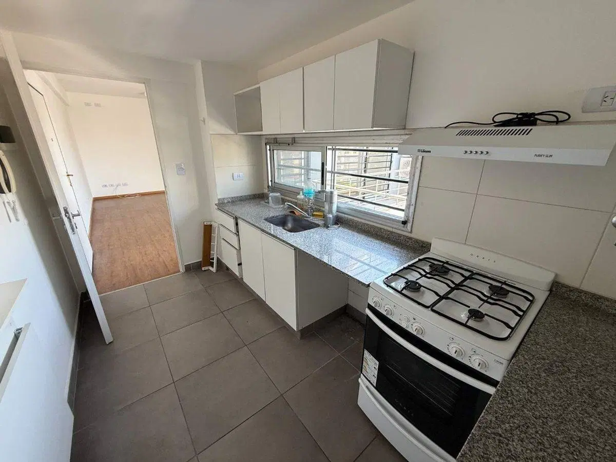 DEPARTAMENTO 2 AMBIENTES VENTA MONTE CASTRO 3