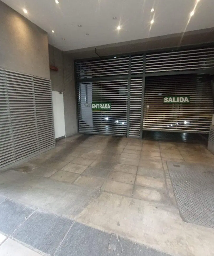 VENTA COCHERA CUBIERTA EN PALERMO 4