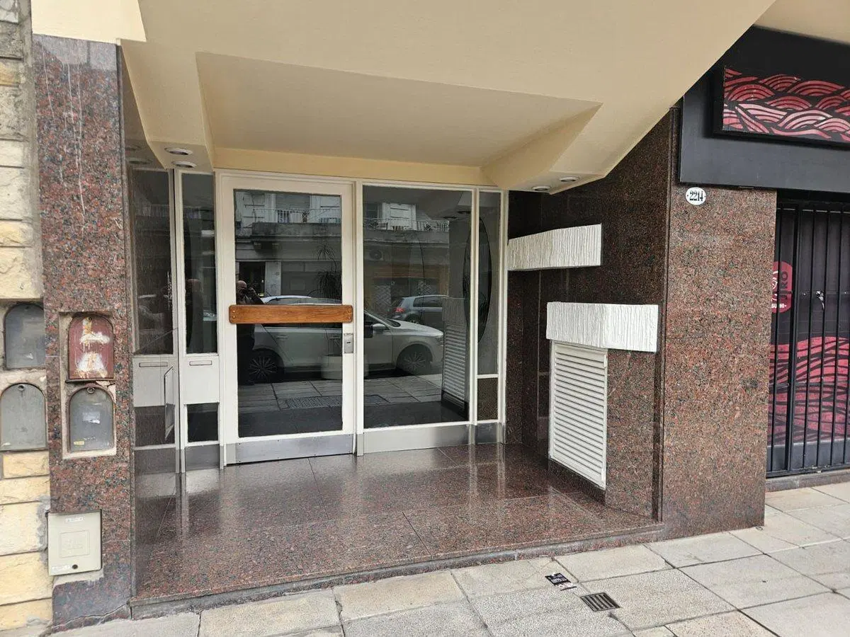 VENTA DEPTO 3 AMBIENTES C/BALCON MONTE CASTRO 4