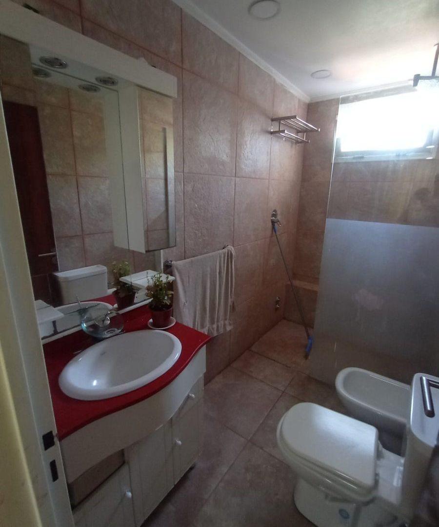Foto de VENTA CASA EN 2 PLANTAS C/COCHERA FLORESTA NORTE, imagen 3