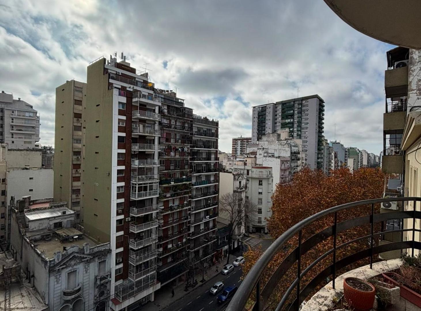 Foto de VENTA DTO. 3 AMB. AL FTE. CABALLITO C/DOBLE BALCON, imagen 2