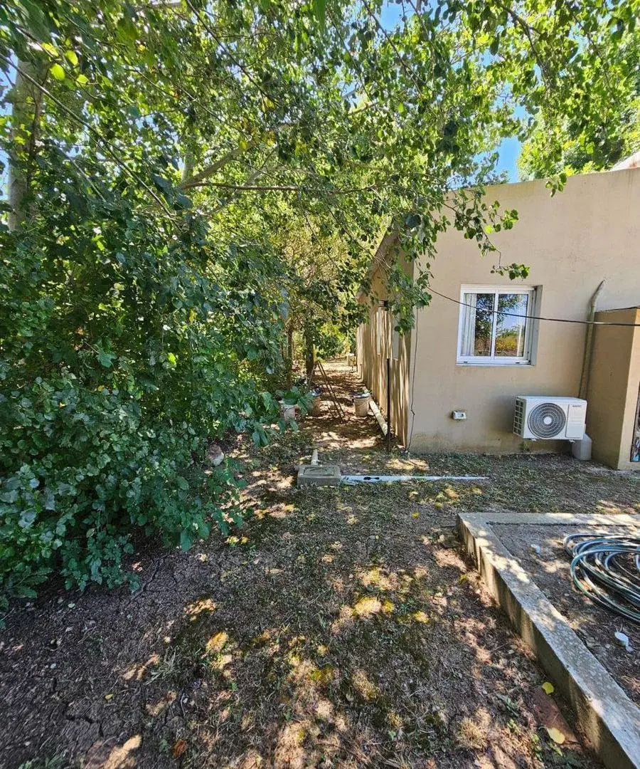 VENTA CASA 3 AMB C/PILETA Y LOTE 8