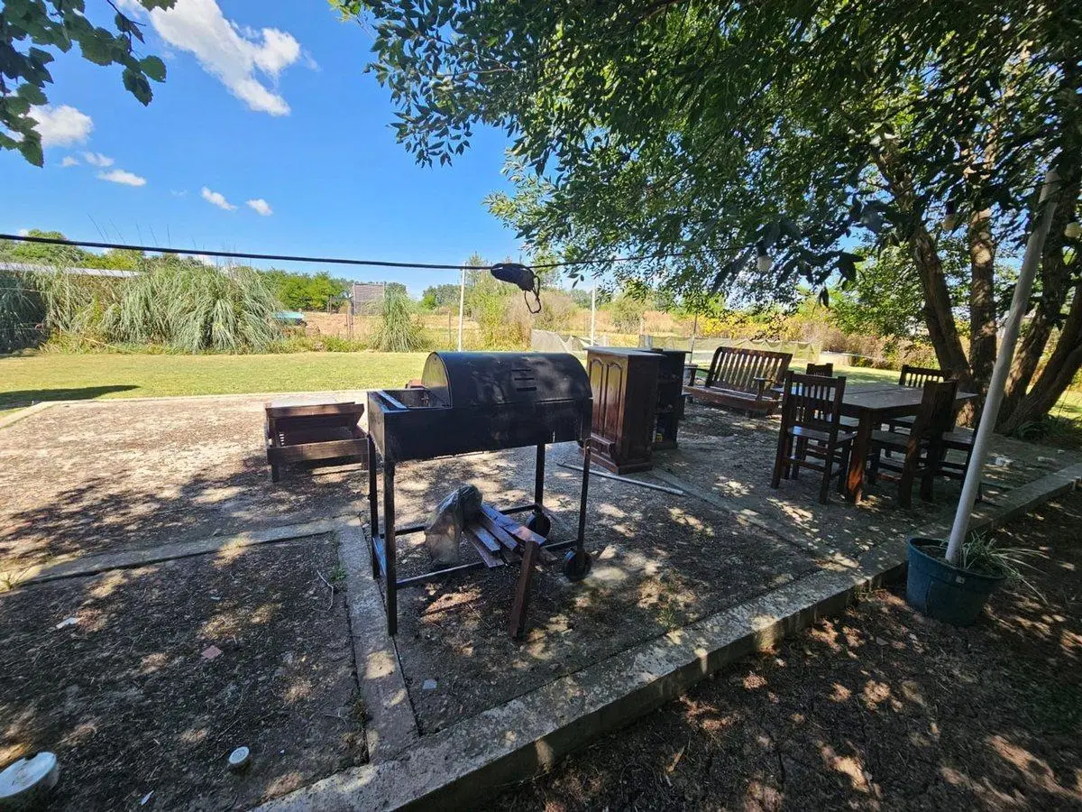 VENTA CASA 3 AMB C/PILETA Y LOTE 2