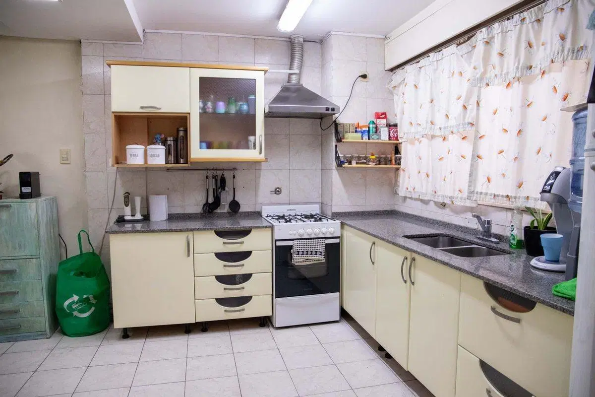 DEPARTAMENTO PISO 4 AMBIENTES EN VENTA FLORESTA 4