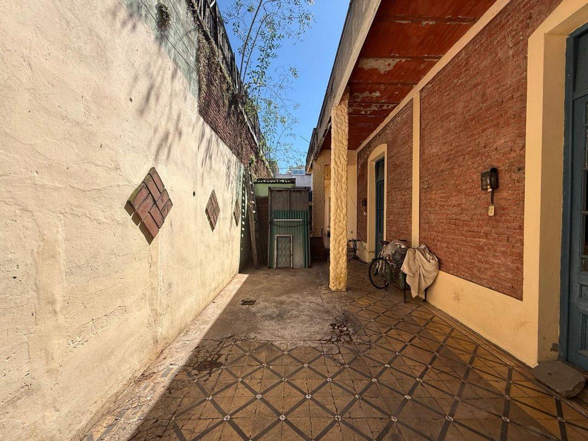 Foto de VENTA CASA A REFACCIONAR 6 AMBIENTES VILLA LURO, imagen 5