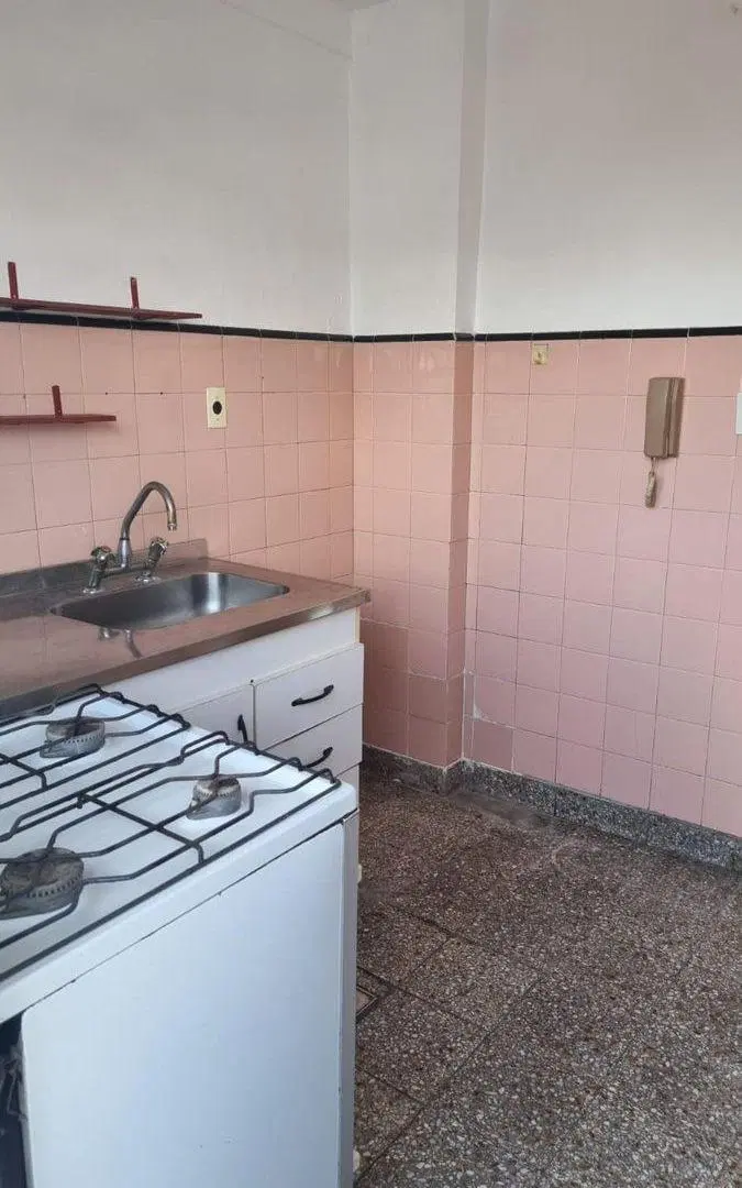 VENTA DTO -FLORES- 2 AMB. C/RENTA C/FTE.BALC-A/CRE 4
