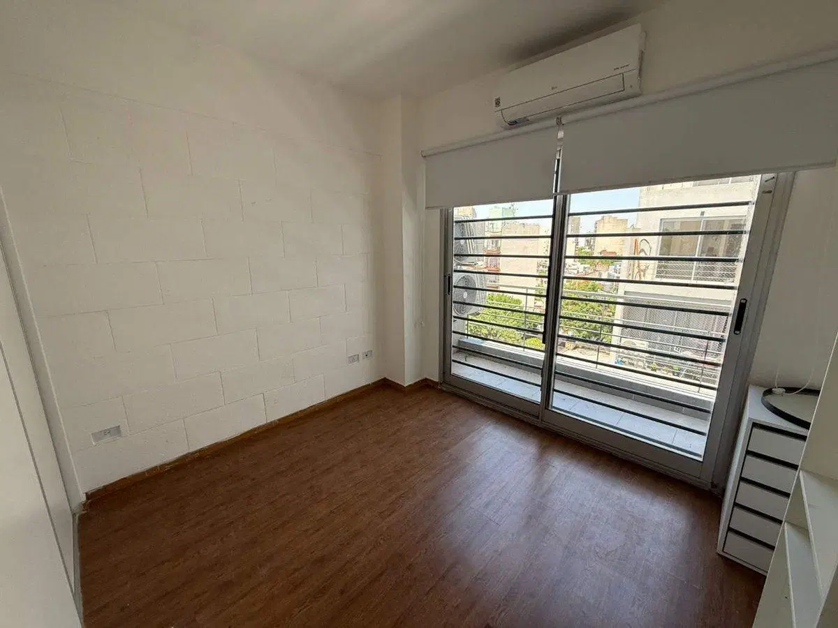 DEPARTAMENTO 2 AMBIENTES VENTA MONTE CASTRO 4