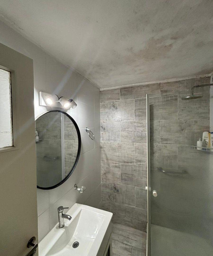 Foto de VENTA DEPTO 3 AMBIENTES C/BALCON - FRENTE -ALMAGRO, imagen 1