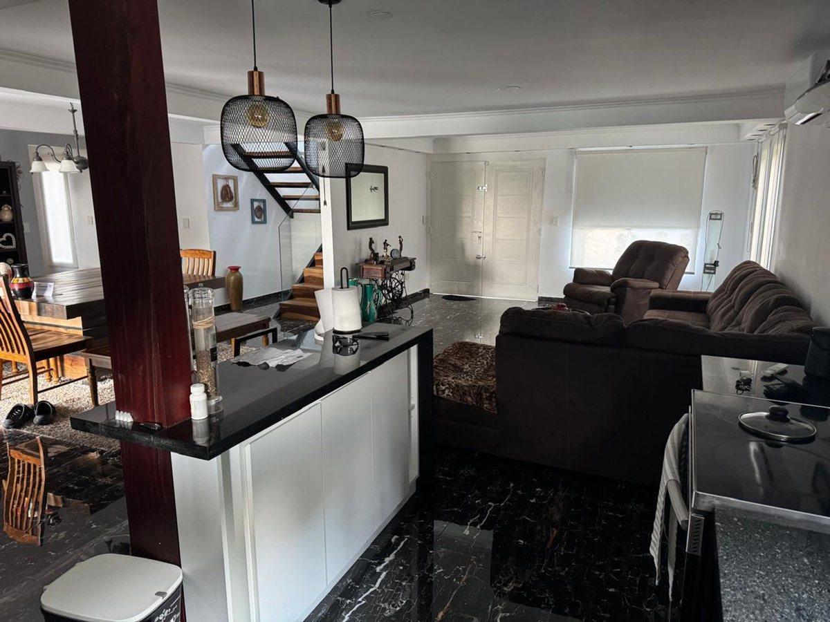 Foto de VENTA CASA 4 AMB CON PILETA COUNTRY LUJAN, imagen 3