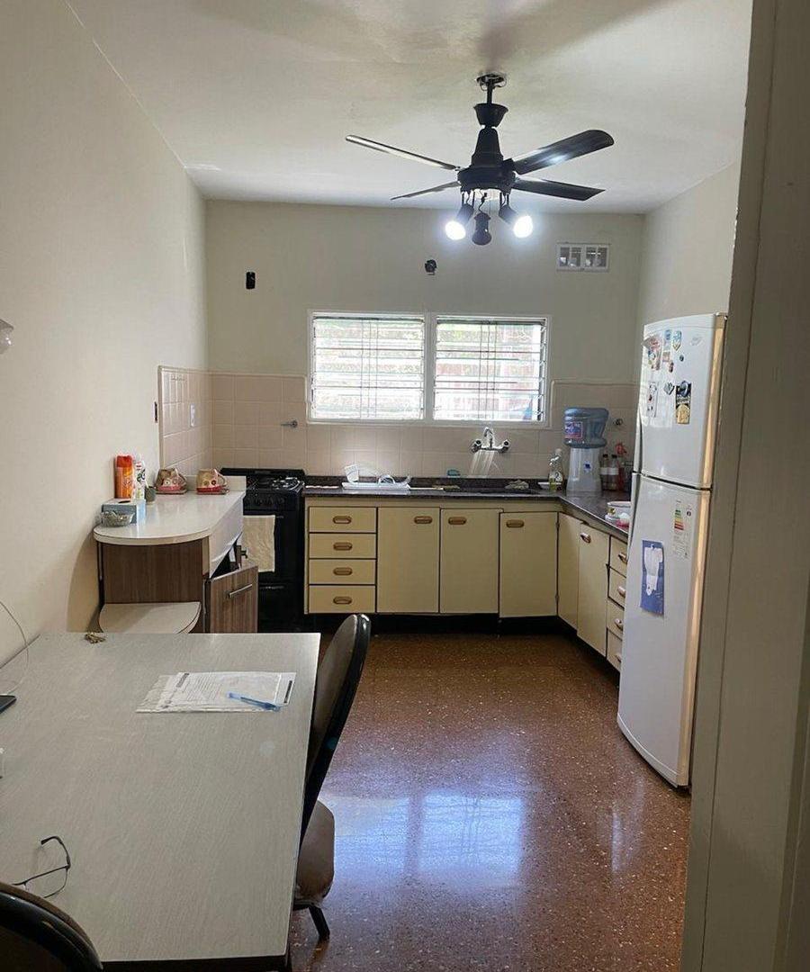 Foto de CASA VENTA 4 AMBIENTES-PATIO-COCHERA -APTO CREDITO, imagen 1