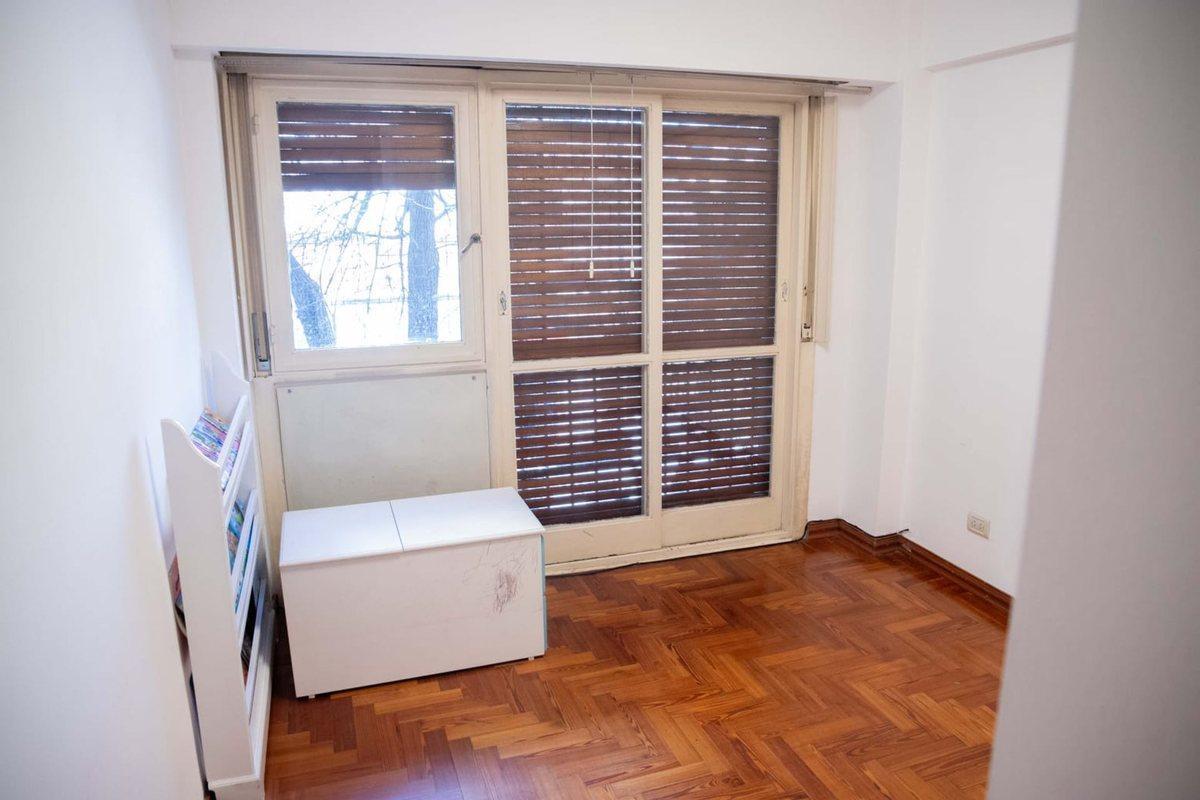 Foto de DEPARTAMENTO PISO 4 AMBIENTES EN VENTA FLORESTA, imagen 5