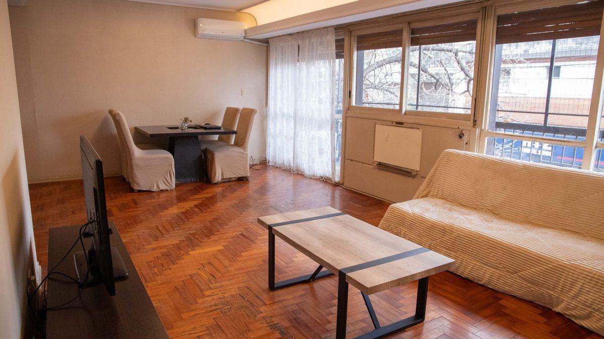 Foto de DEPARTAMENTO PISO 4 AMBIENTES EN VENTA FLORESTA, imagen 1