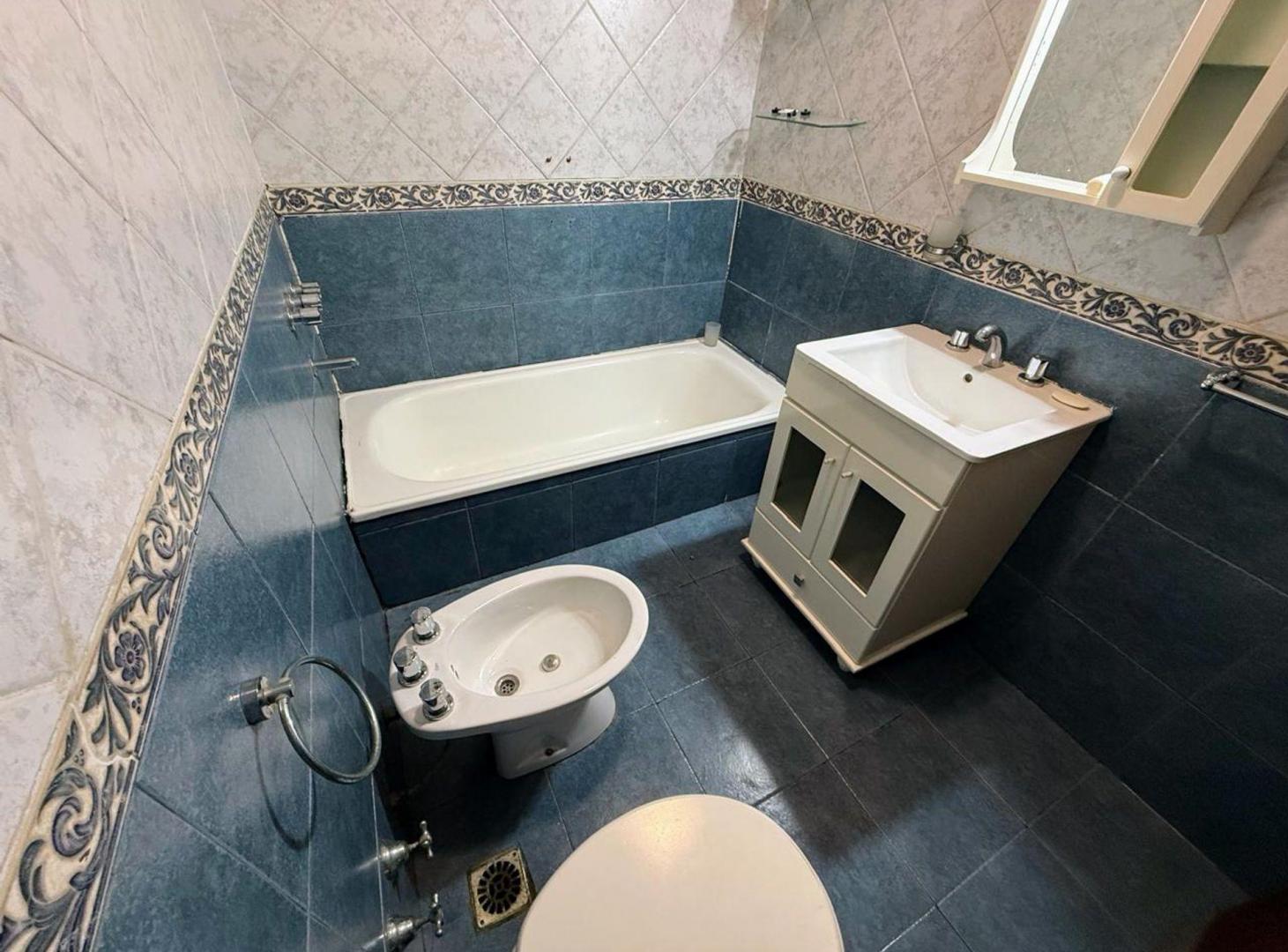 Foto de VENTA PH 3 AMB MONTE CASTRO, imagen 4