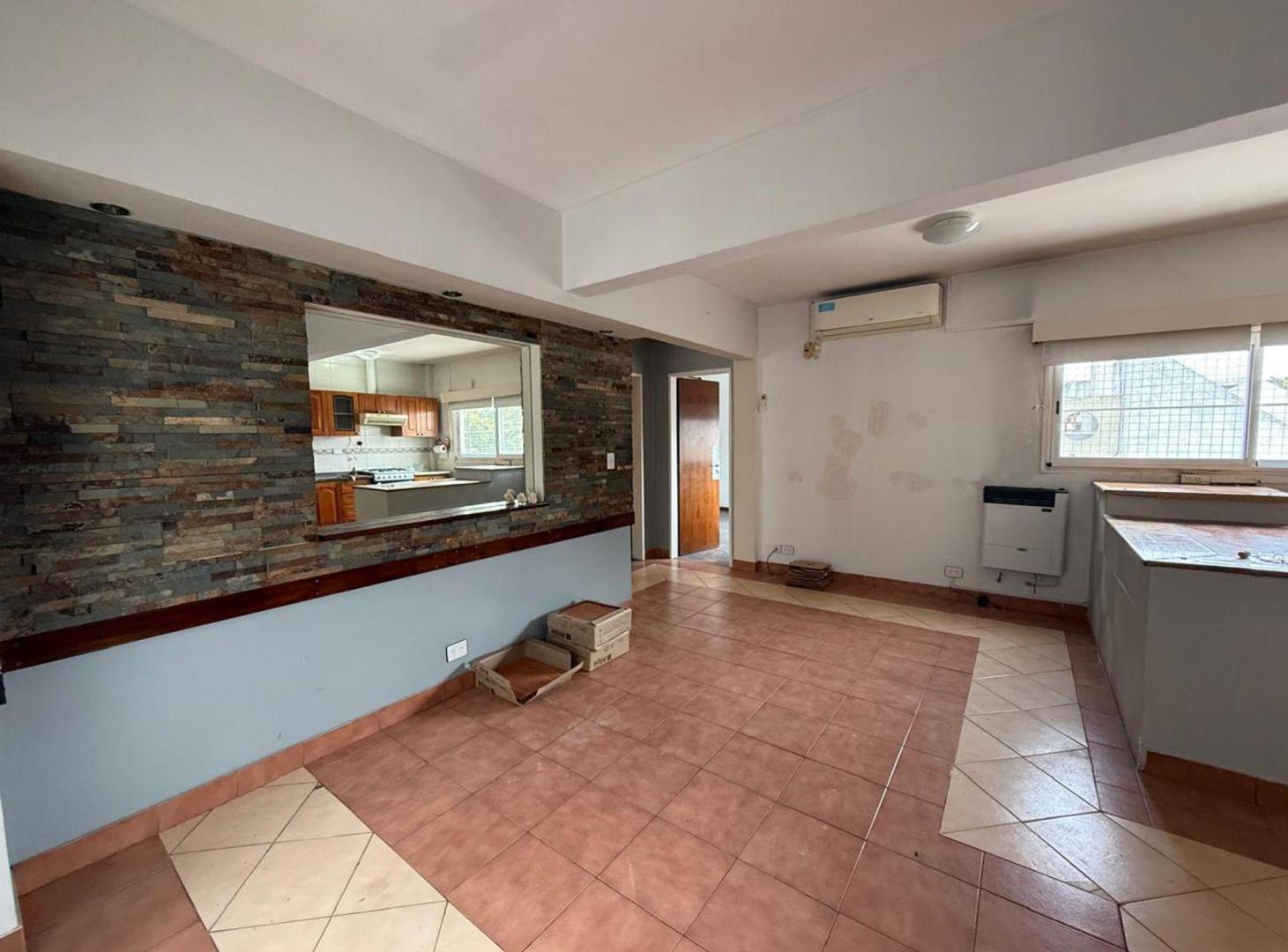 Foto de VENTA PH 3 AMB MONTE CASTRO, imagen 2