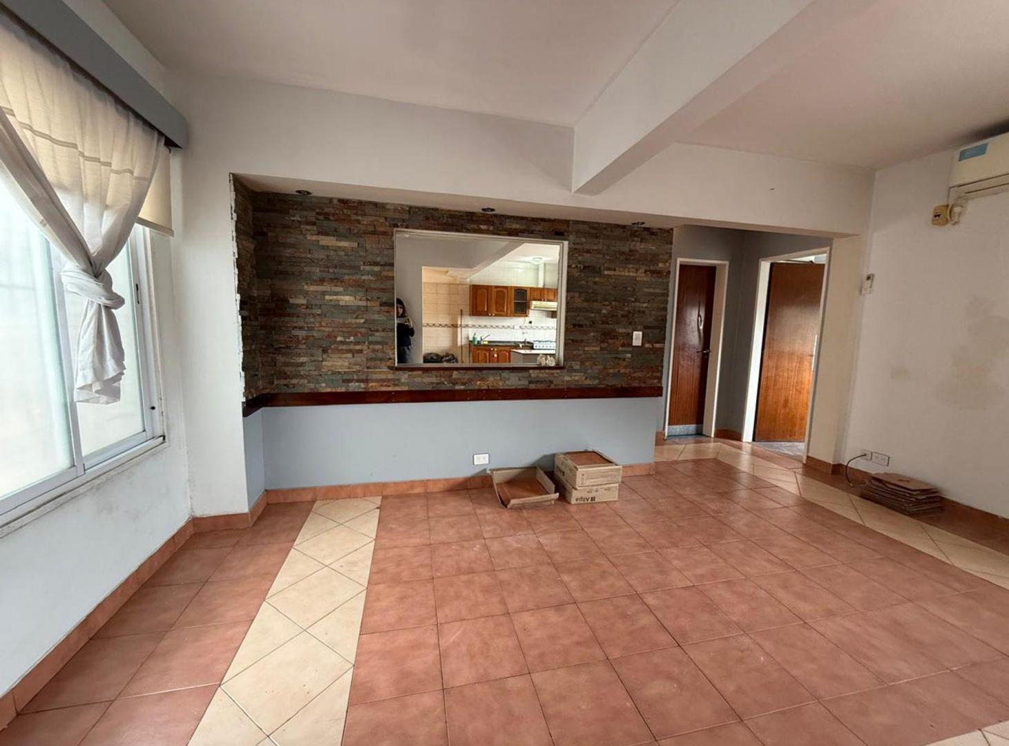 Foto de VENTA PH 3 AMB MONTE CASTRO, imagen 3