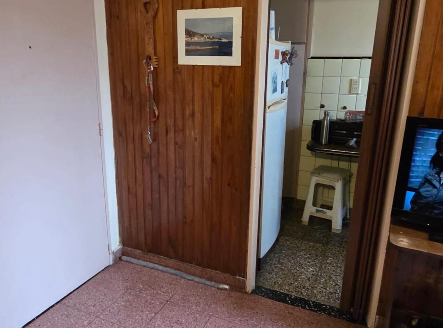 Foto de VENTA DPTO 2 AMBIENTES - MONTE CASTRO, imagen 1
