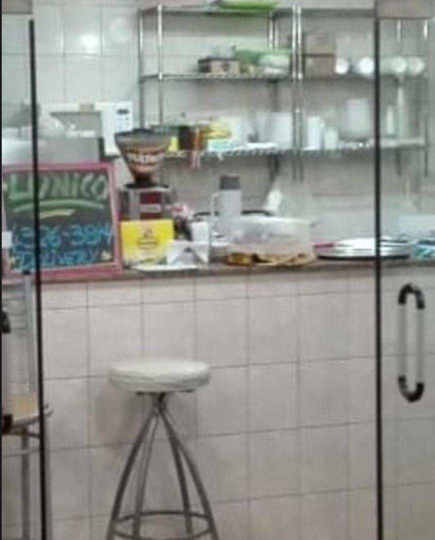 Foto de VENTA-LOCAL-MICROCENTRO-GALERIA-CON RENTA -BAR, imagen 3