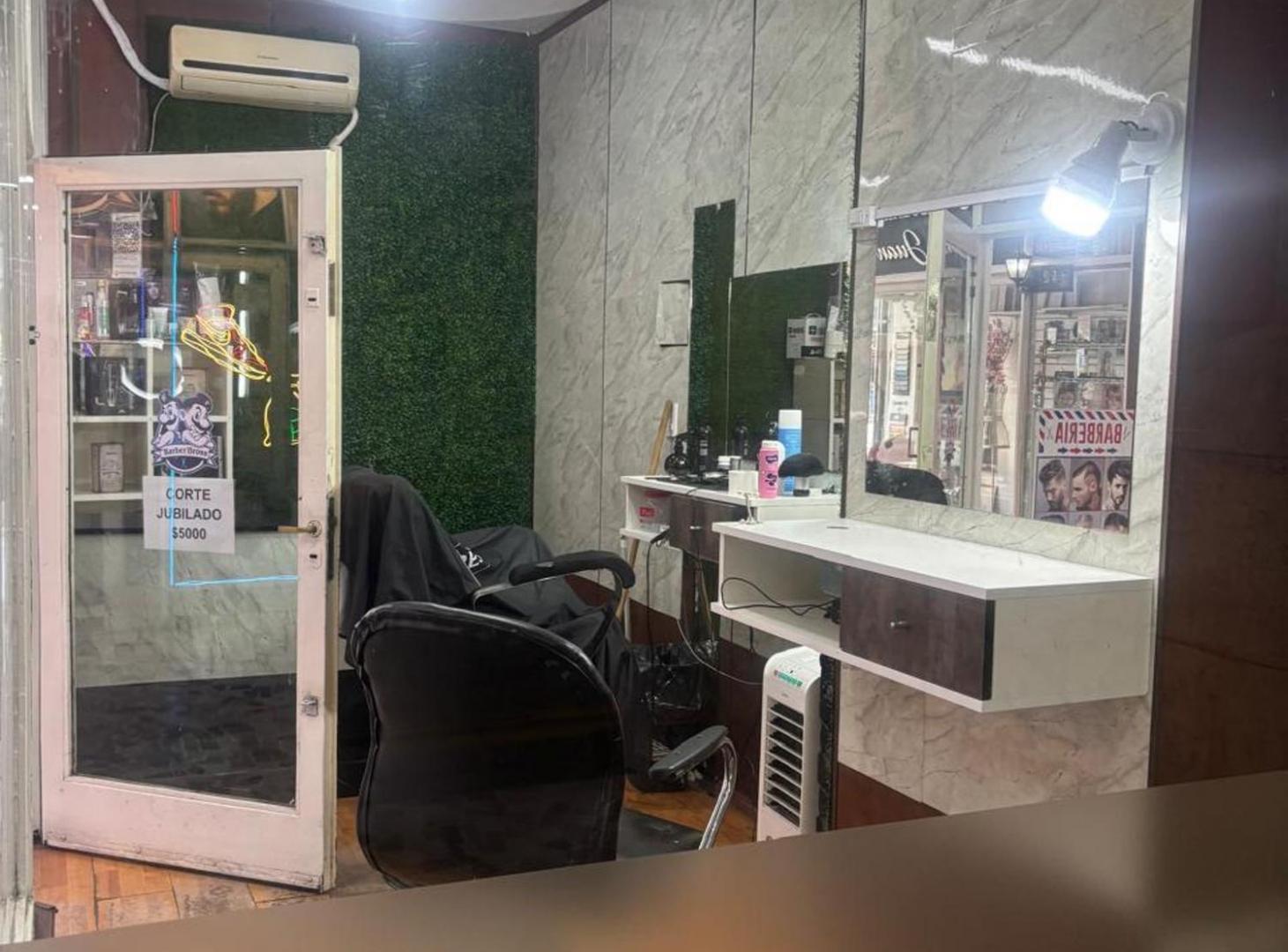 Foto de VENTA LOCAL CON RENTA BOEDO EN GALERIA COMERCIAL, imagen 3