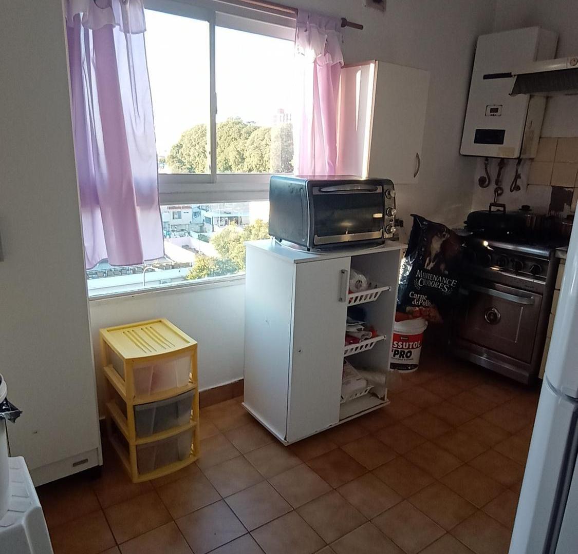 Foto de Venta Dpto 3 Ambientes Con cochera - Monte Castro, imagen 4