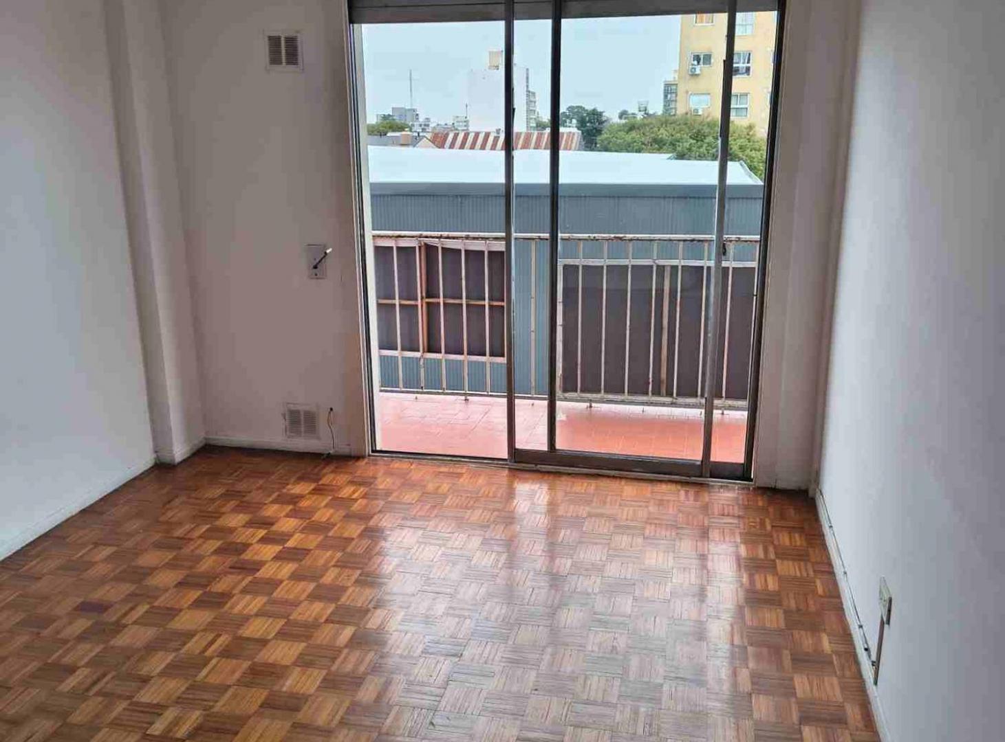 Foto de Venta Departamento 3 Amb C/Cochera, imagen 1