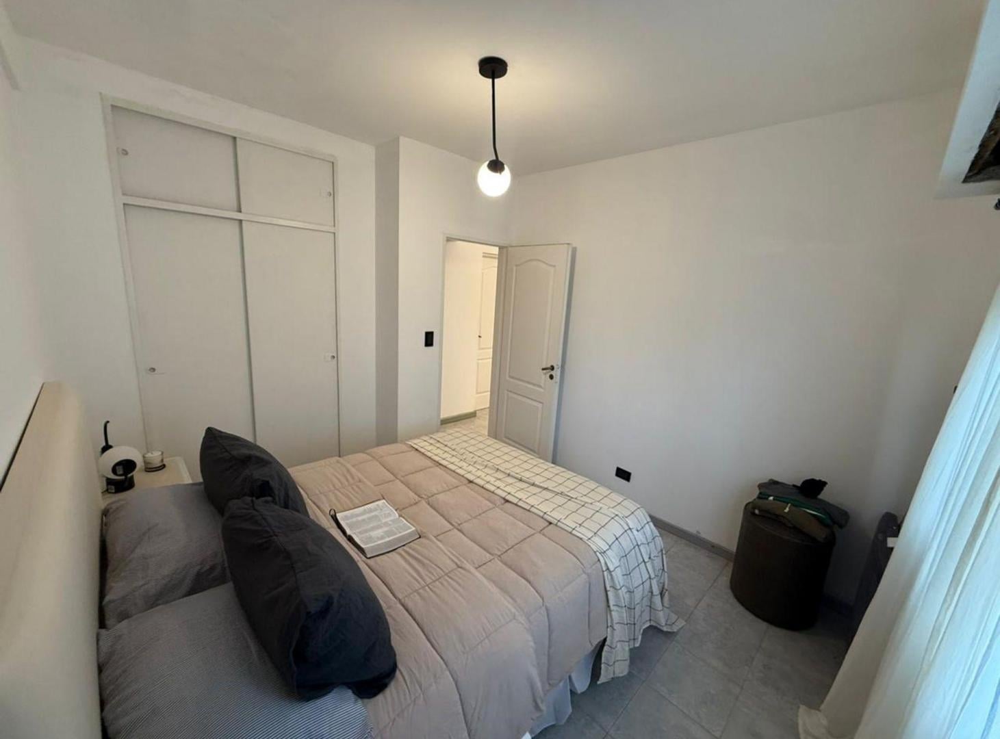 Foto de VENTA DEPTO 2 AMB EN DEVOTO AMOBLADO REFACCIONADO, imagen 2