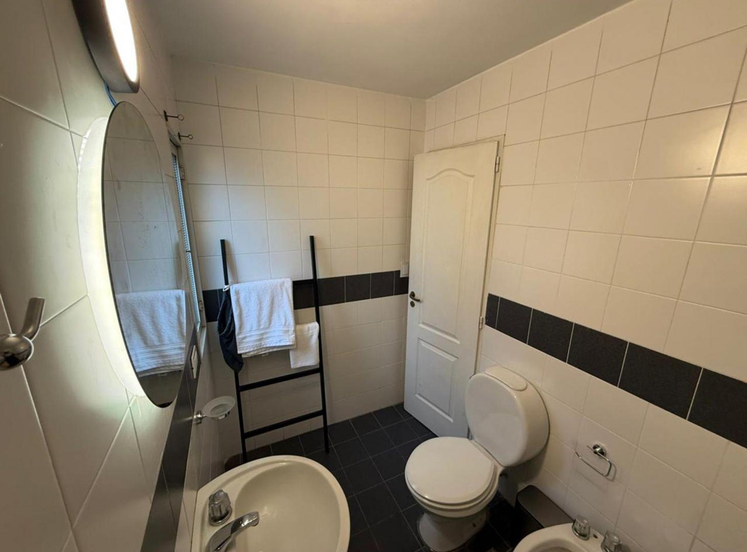 Foto de VENTA DEPTO 2 AMB EN DEVOTO AMOBLADO REFACCIONADO, imagen 4