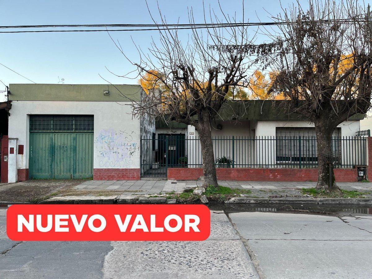 Foto de VENTA CASA 4 AMB C/PATIO Y GARAGE- SAN MIGUEL, imagen 4