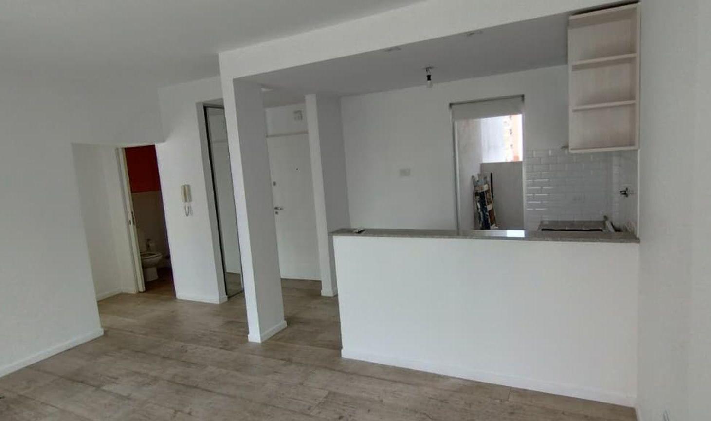Foto de EXCELENTE DEPARTAMENTO 2 AMB. EN VILLA DELPARQUE, imagen 5