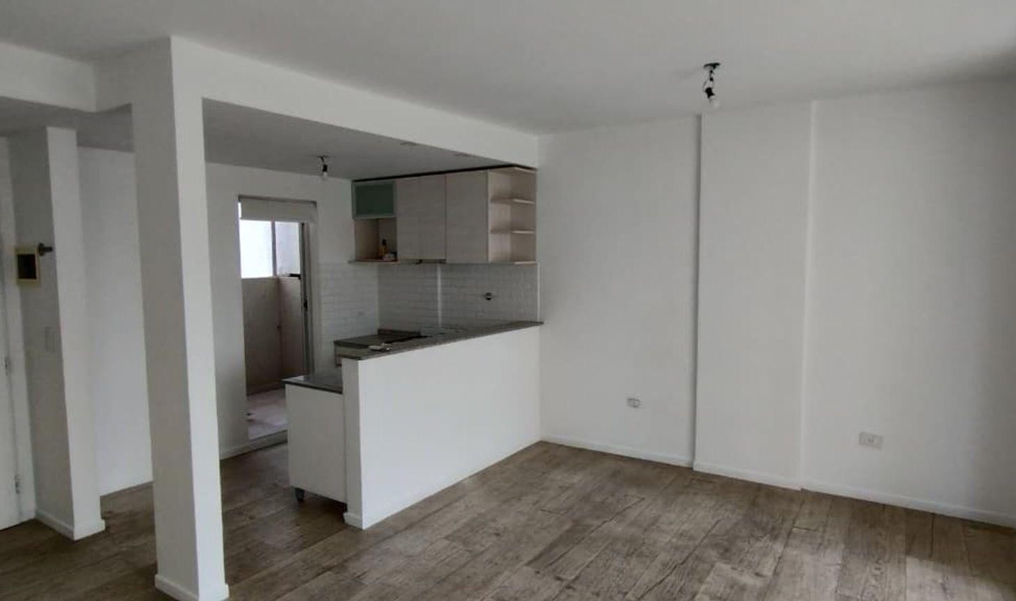 Foto de EXCELENTE DEPARTAMENTO 2 AMB. EN VILLA DELPARQUE, imagen 1