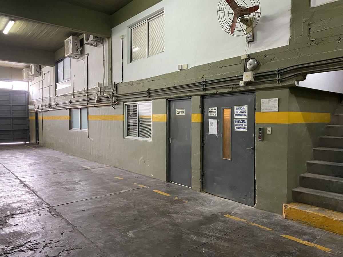 Foto de VENTA DEPOSITO CON MONTACARGAS + OFICINAS - LUGANO, imagen 3