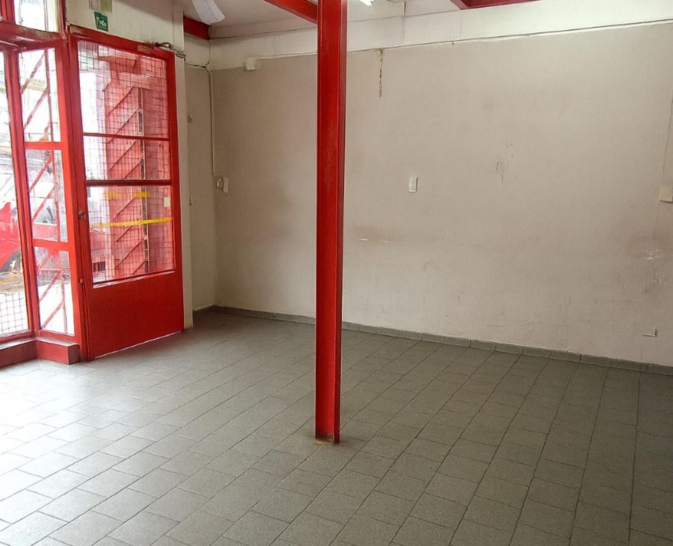 Foto de LOCAL EN VENTA SOBRE CALLE CUENCA - VILLA SANTA RI, imagen 1