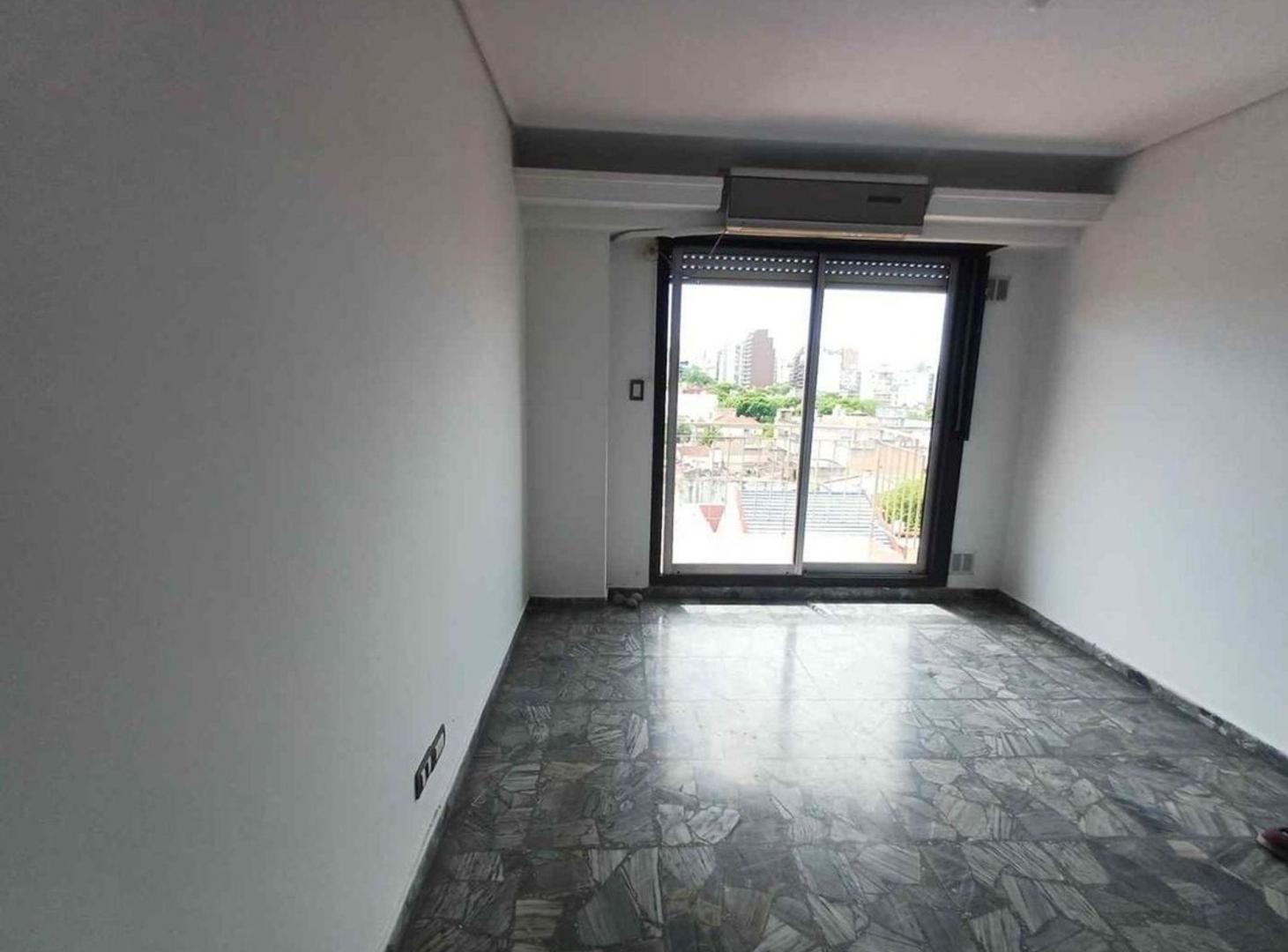Foto de VENTA DEPTO 4 AMBIENTES C/BALCON EN BOEDO, imagen 2