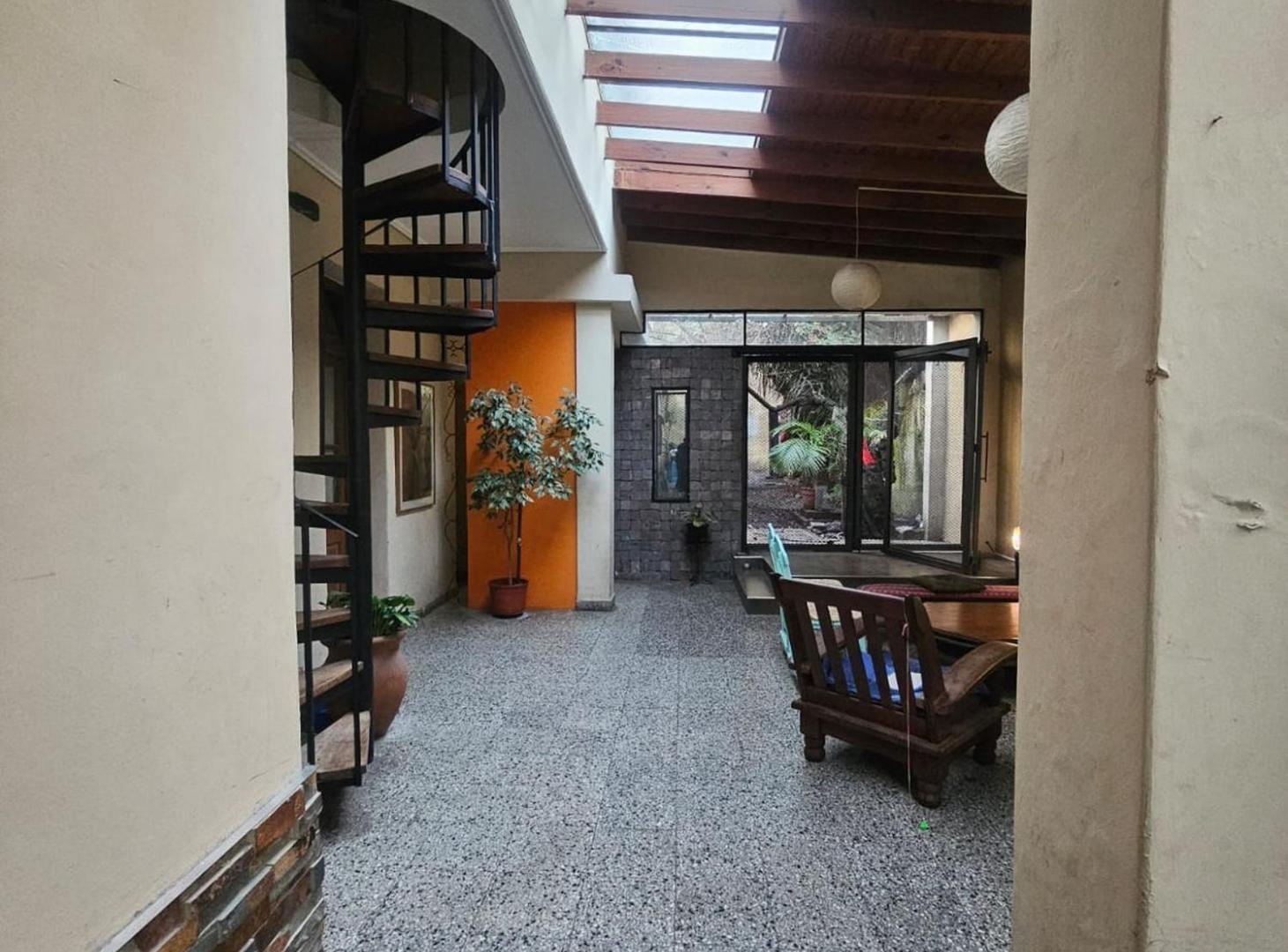 Foto de VENTA CASA 7 AMB. C/ GARAGE - FLORESTA/VILLA LURO, imagen 2