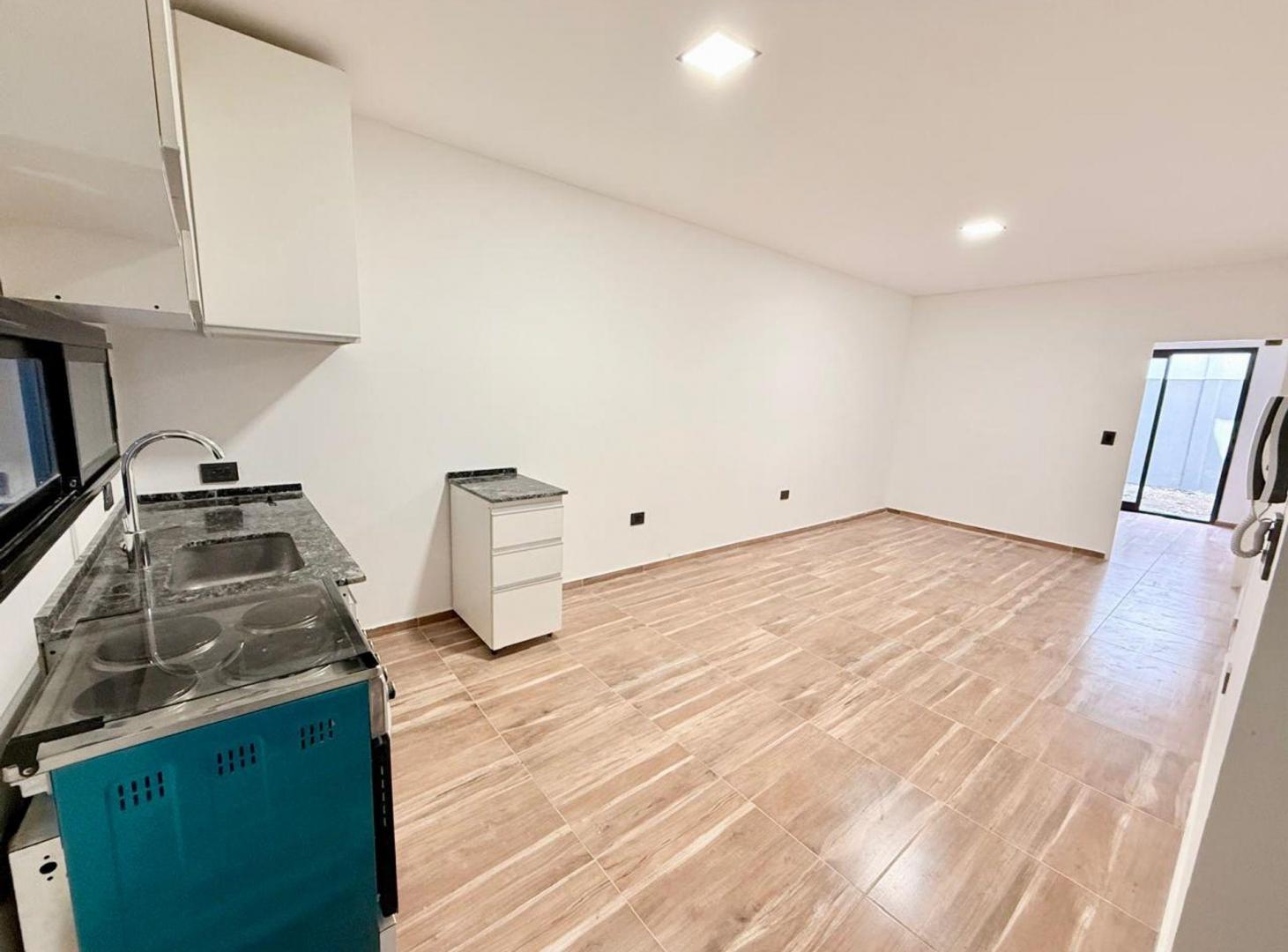 Foto de VENTA PH PB 2 AMBIENTES CON PATIO - VILLA REAL, imagen 2