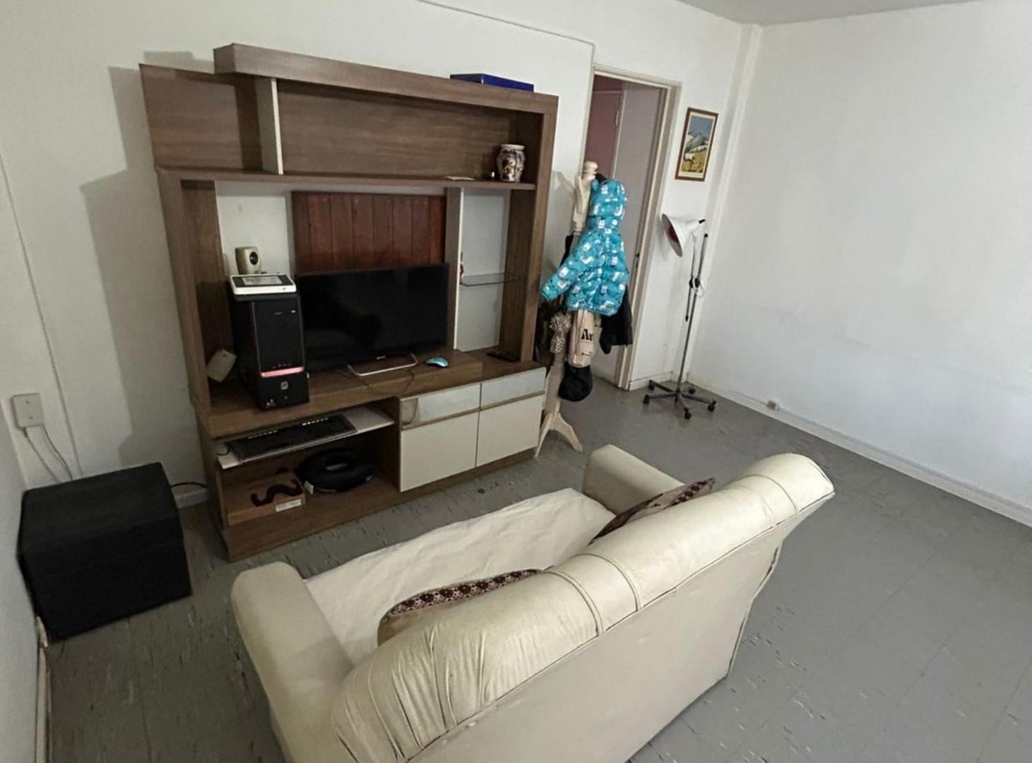 Foto de VENTA DEPARTAMENTO 3 AMBIENTES - V. LUGANO, imagen 3