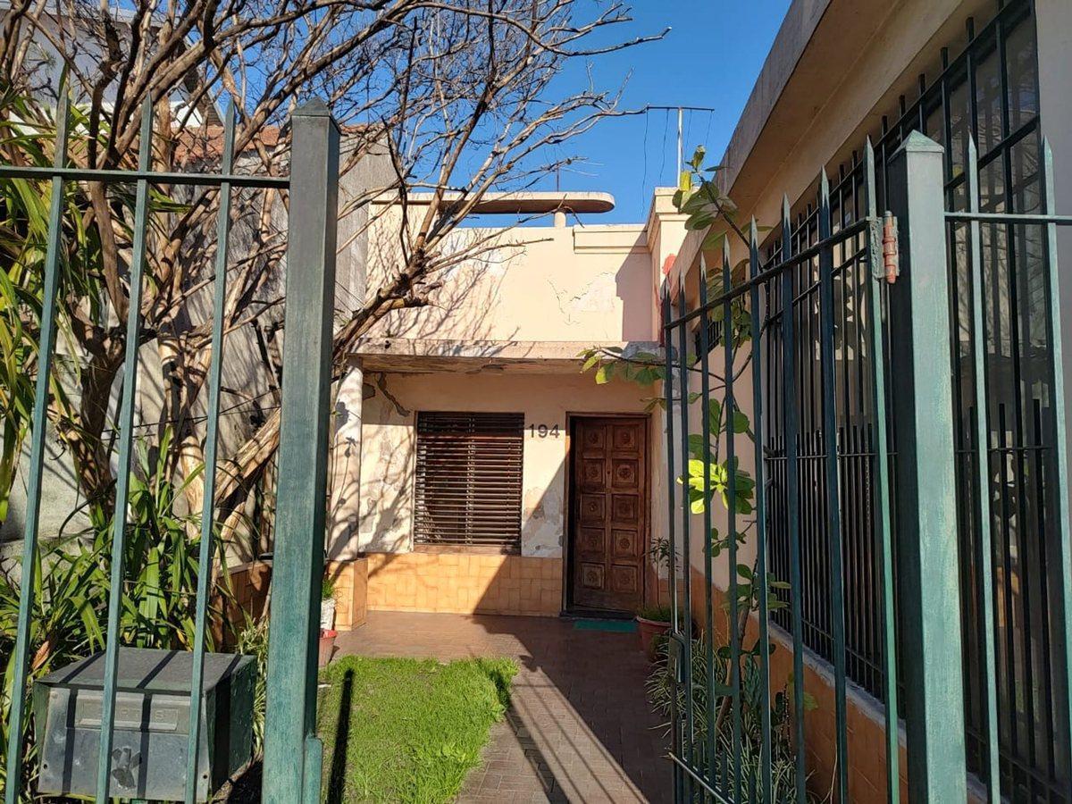 Foto de VENTA PH 3 AMB PB AL FRENTE C/COCHERA - WILDE, imagen 1