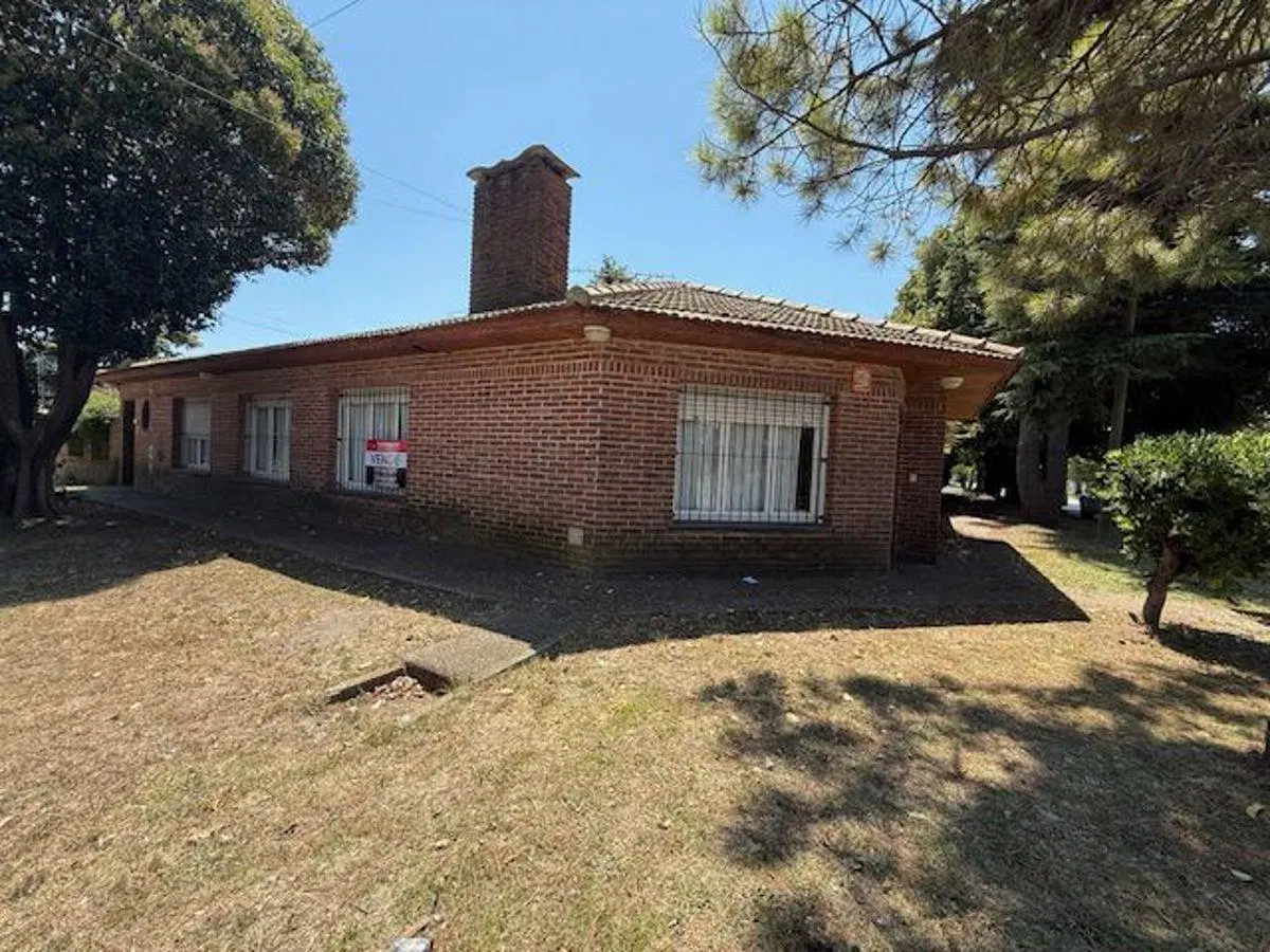 Chalet 4 ambientes de 200m2 4