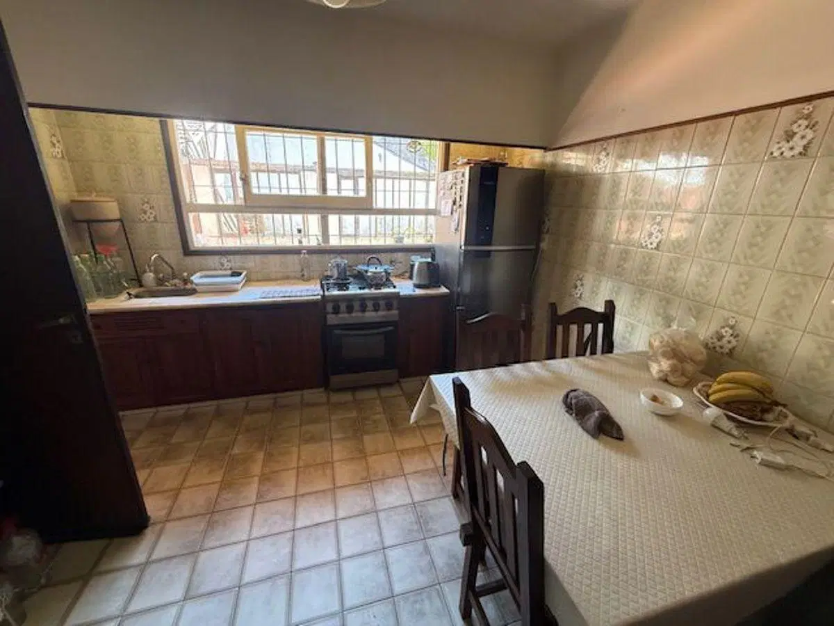 Chalet 4 ambientes de 200m2 3