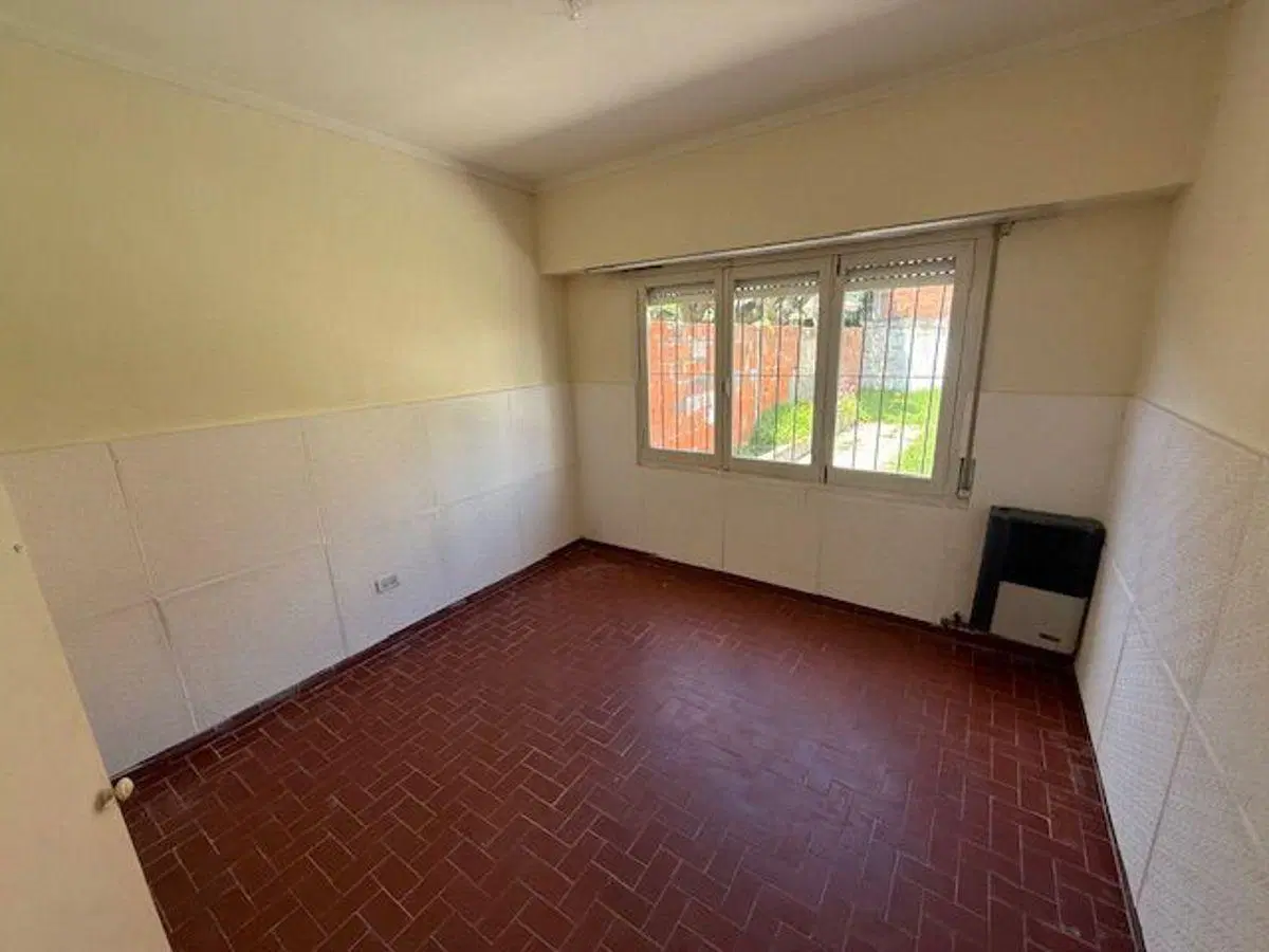 Chalet 3 ambientes, garaje varios autos, parque, impecable 3