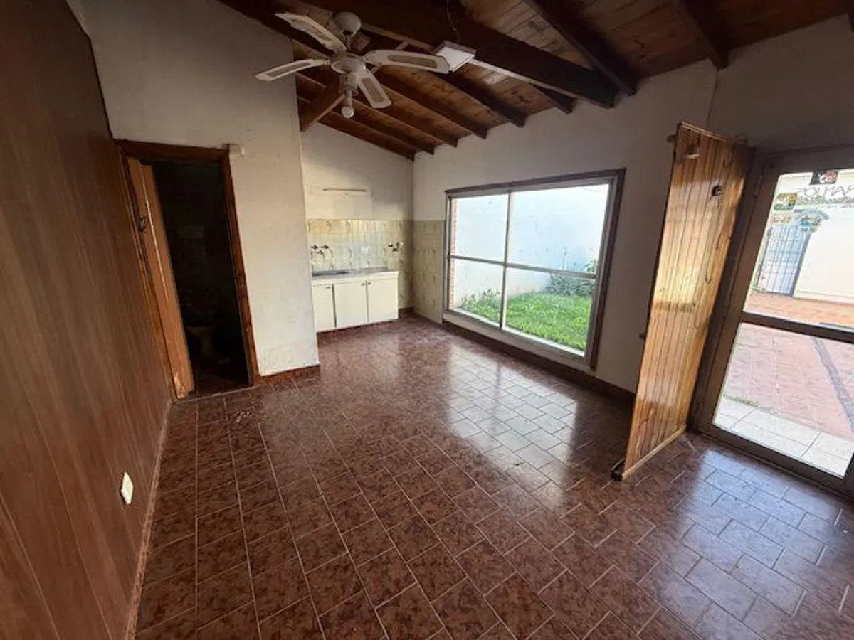 Chalet 3 ambientes con quincho 1