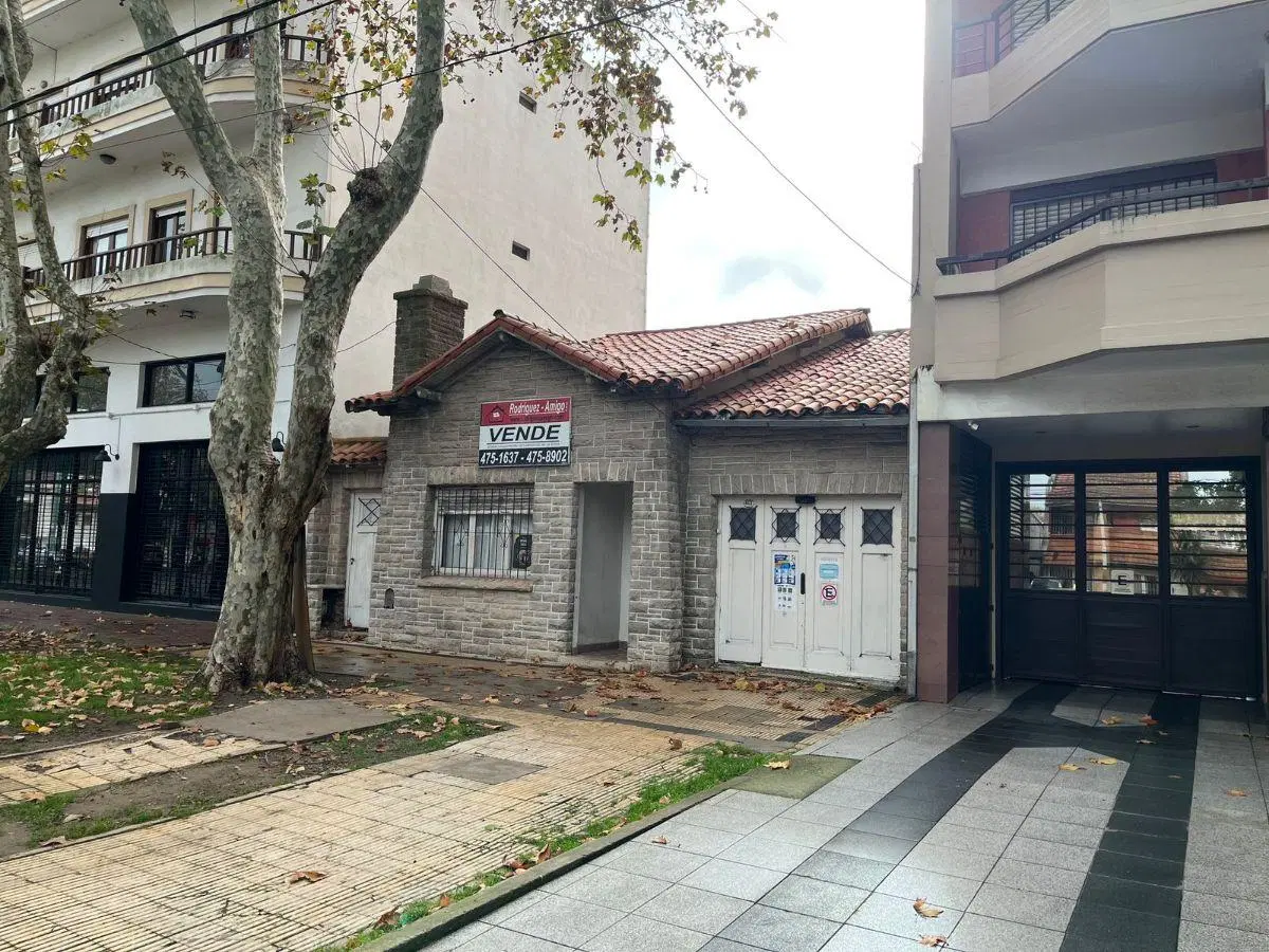 lote de 9x25 ideal para construir edificio o complejo 2