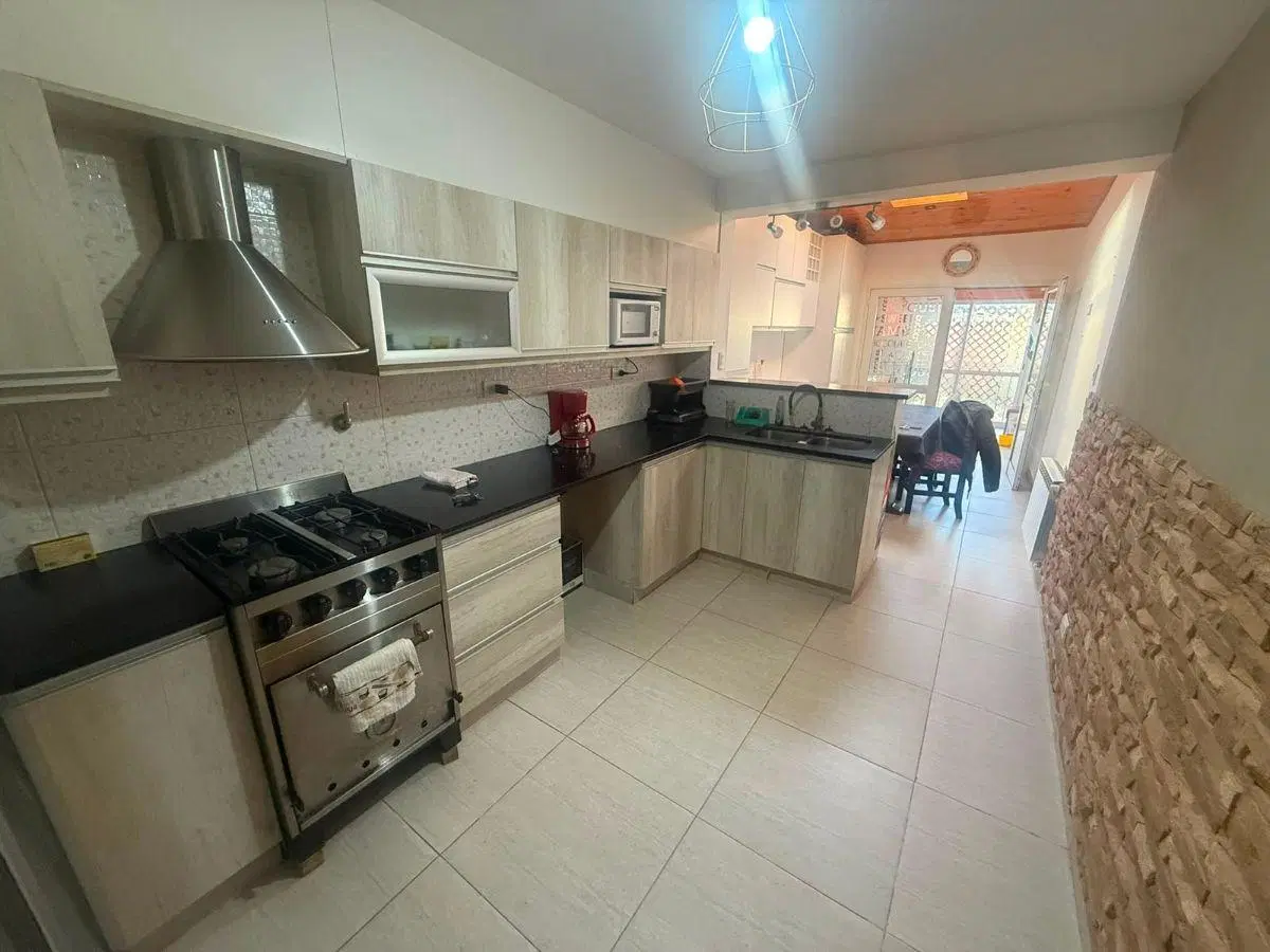 Se ALQUILA DUPLEX/PH 3 Ambientes CON COCHERA 2