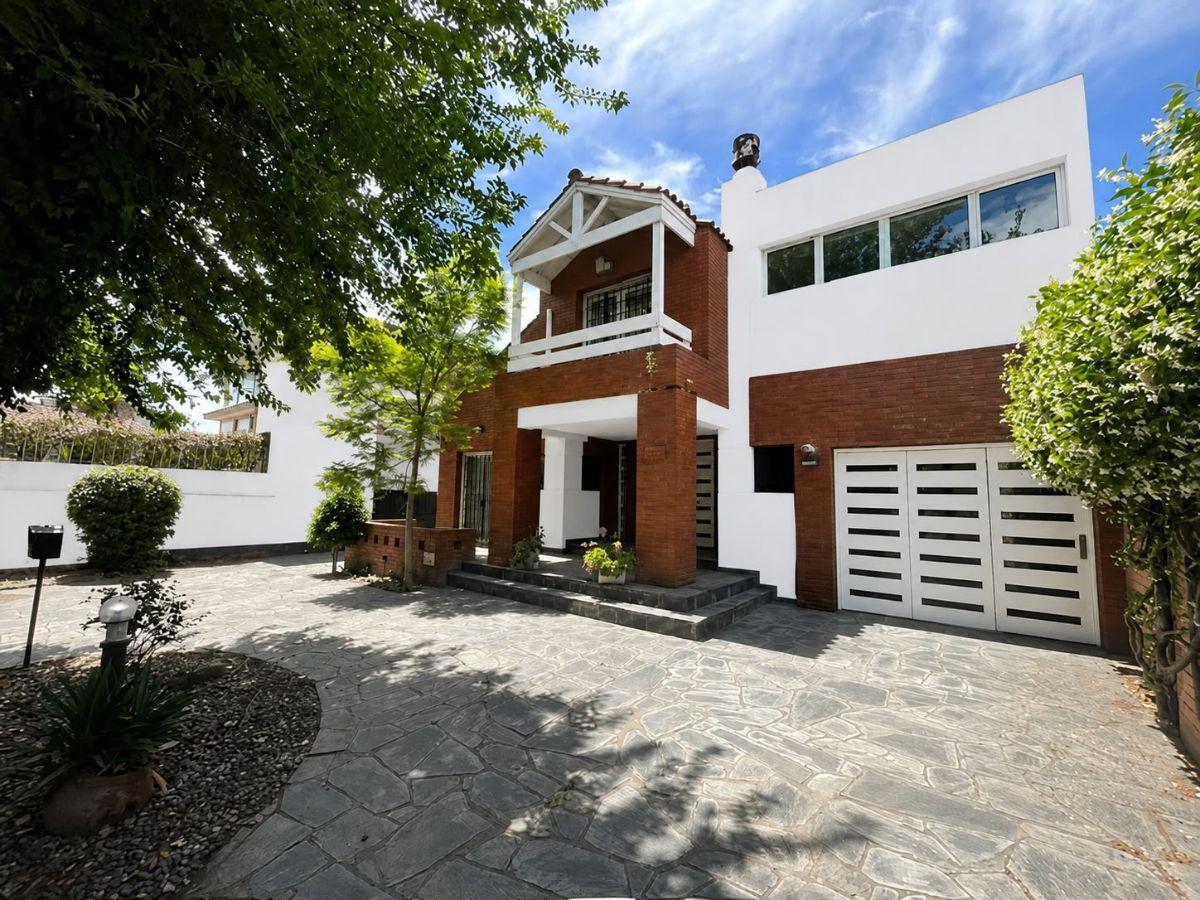 Chalet 4 ambientes en Venta